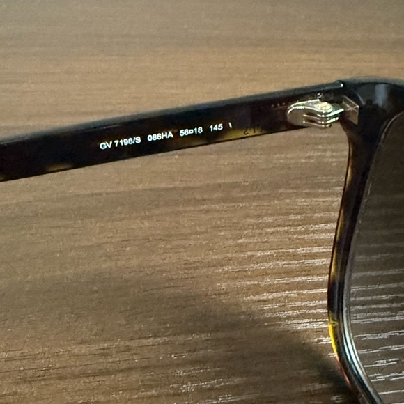 Givenchy sunglasses - Picture 3 of 4